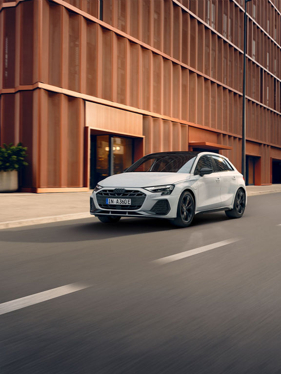 Audi A3 Sportback TFSI e dynamische Seitenansicht