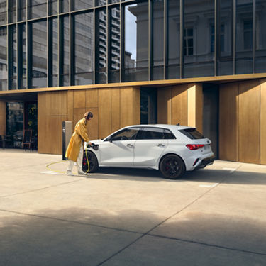 Audi A3 Sportback TFSI e sideways angling when charging