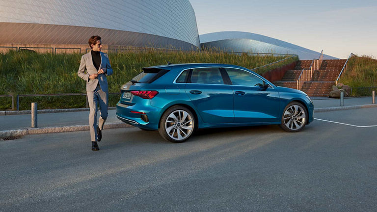 Frontal side view Audi e-tron S Sportback
