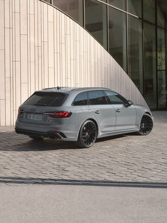 Audi RS 4 Avant rear