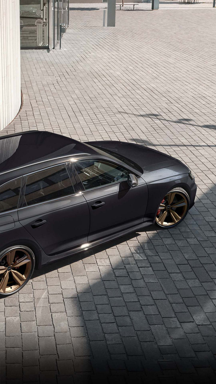 Audi RS 4 Avant with Audi exclusive