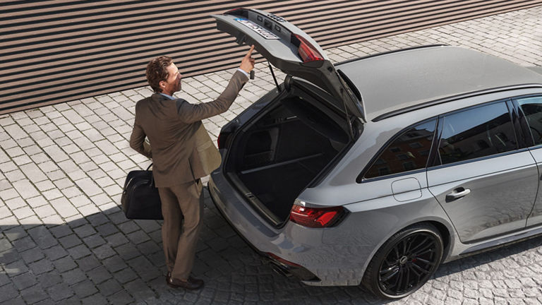 RS 4 Avant luggage compartment