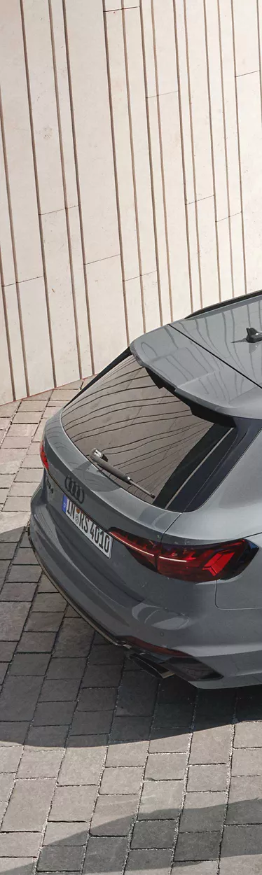 Foto del emblema quattro en un Audi RS 4 Avant. 