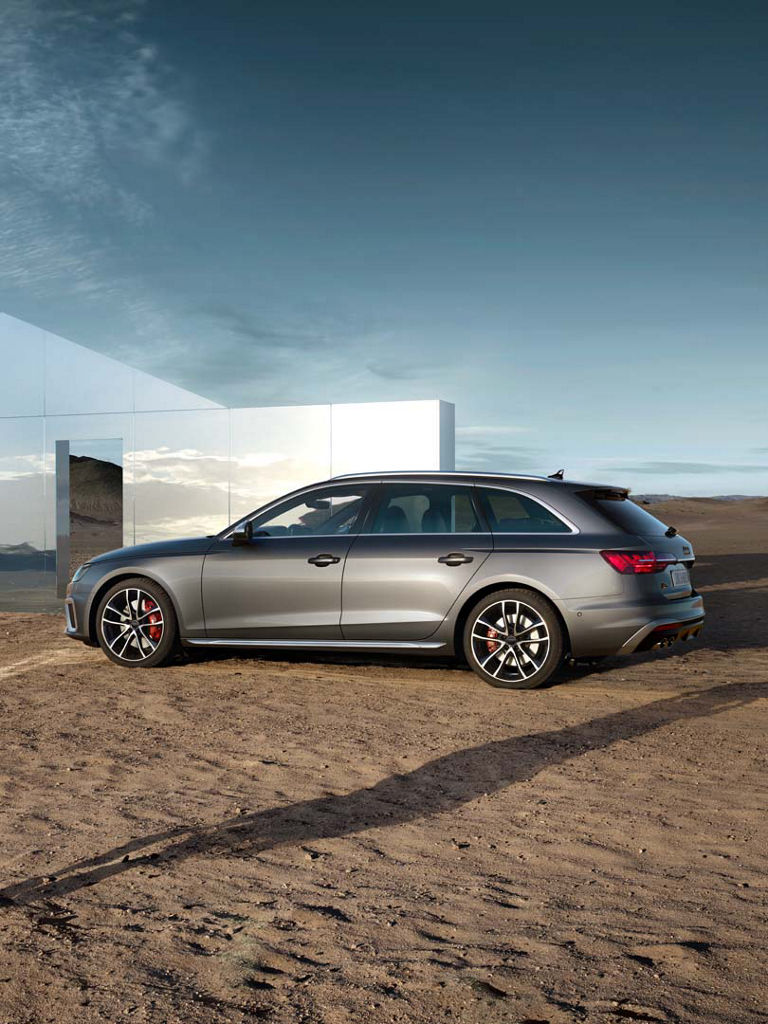 Külgvaade Audi S4 Avant