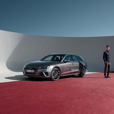 Külgvaade Audi S4 Avant