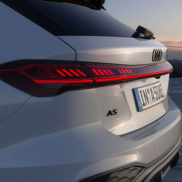 Rear view of the rear lights of the Audi A5 Avant e-hybrid