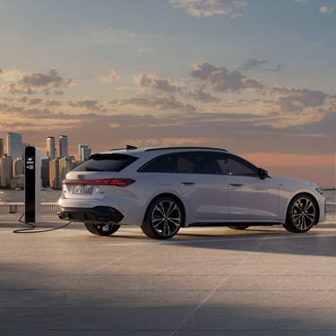 Audi A5 Avant e-hybrid In front of the water when charging