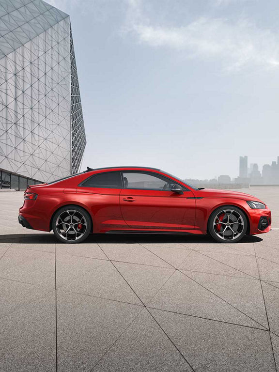 Foto del lateral del Audi RS 5 Coupé Competition plus.