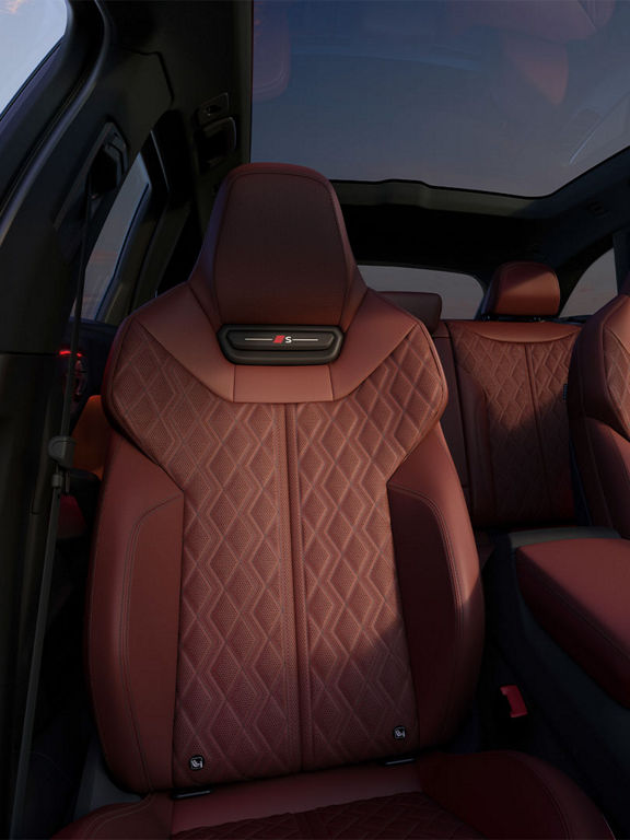 Audi S5 Avant sièges sport rouges