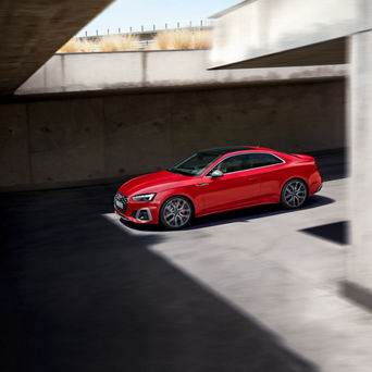 1920x1920-audi-s5-coupe-stage-desktop-2021_191002_1.jpg