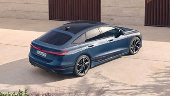 Seitliche Frontansicht Audi A6 Sportback e-tron