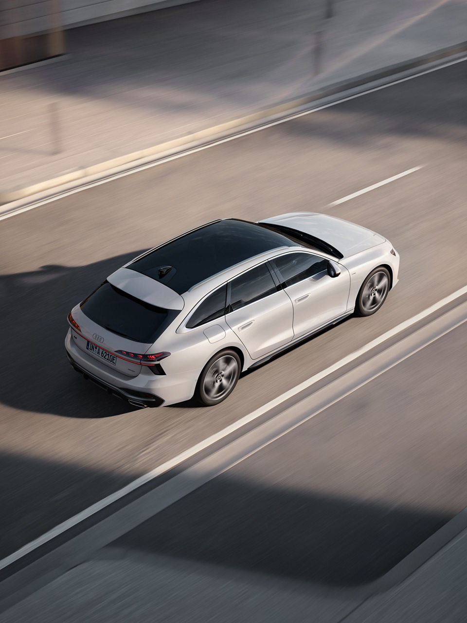 Audi A6 Avant e-hybrid Top shot