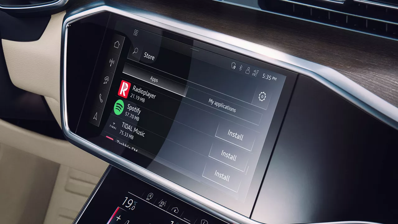 Foto de los servicios digitales de un Audi RS 6 Avant performance. 