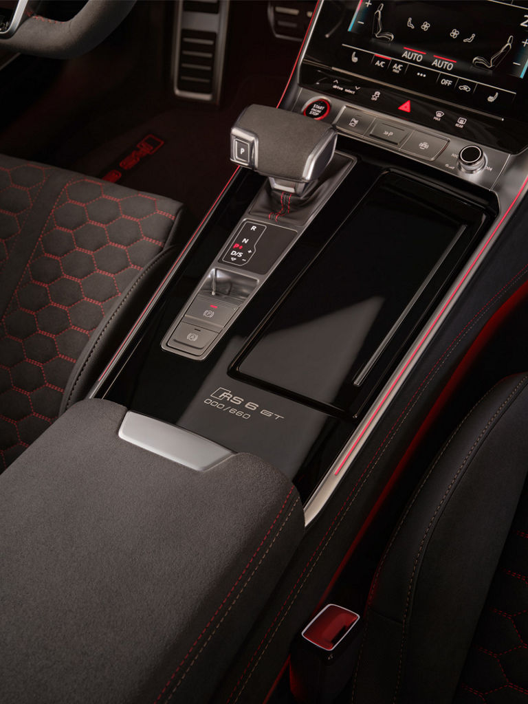 View Interior Audi RS 6 Avant GT