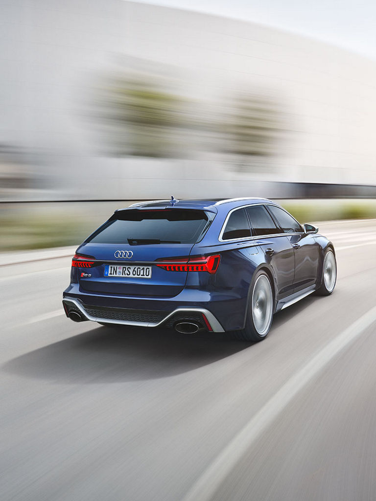 Dünaamiline tagantvaade Audi RS 6 Avant 