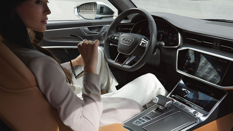 Audi RS 6 Avant interior view with model