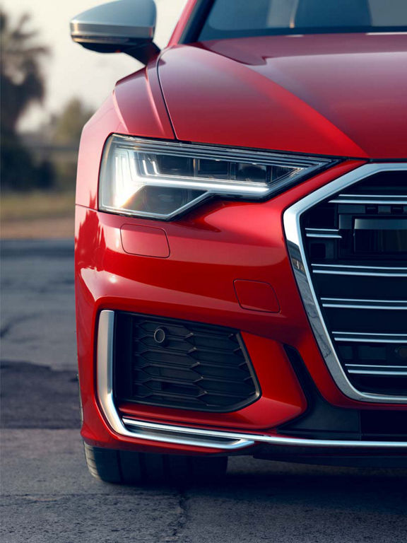 Front view of the Audi S6 Sedan TDI