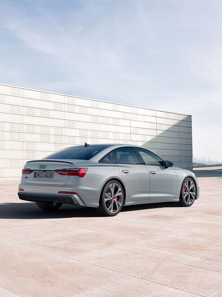 Side view Audi S6 Berline