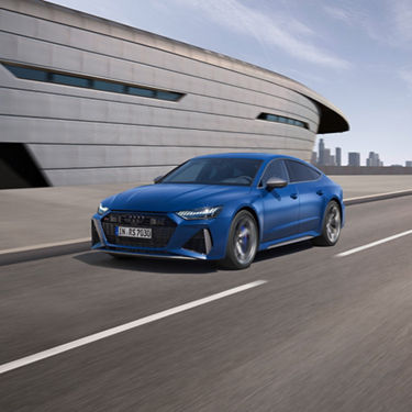 Dynamic front view of the RS 7 Sportback