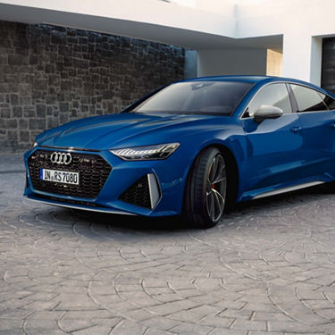 Foto del exterior de un Audi RS 7 Sportack en azul Ascari metalizado. 