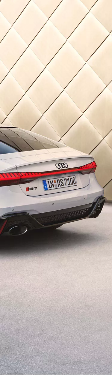 Foto de la parte trasera de un Audi RS 7 Sportback. 