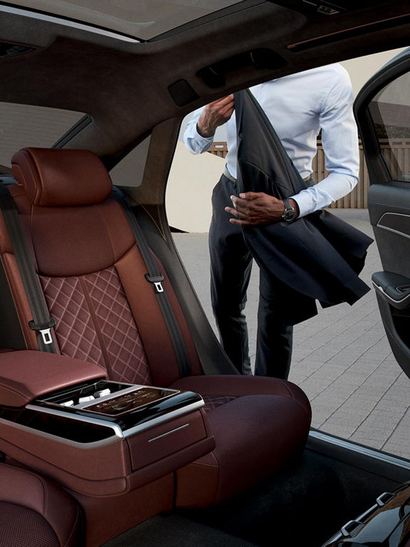 Fila di sedili posteriori Audi A8 L TFSI e