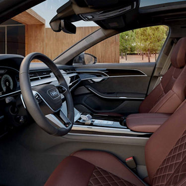 Side cockpit view Audi A8 L TFSI e