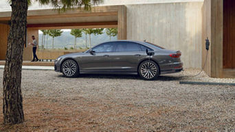 Seitenansicht Audi A8 L TFSI e