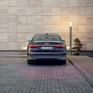 Vue arrière Audi A8 L