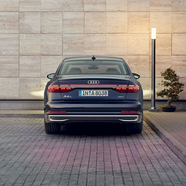 Heckansicht Audi 8 L