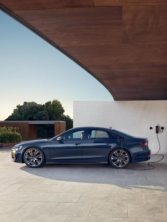 Audi A8 TFSIe carga en casa