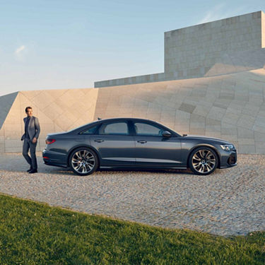 Vue latérale Audi A8 TFSI e