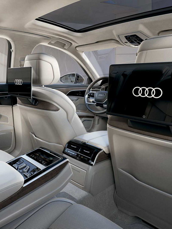 Mantente conectado con la tecnología del interior de Audi A8