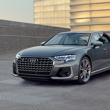 Front view Audi S8 L
