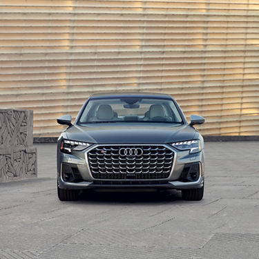 Front view Audi S8 L