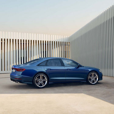 Side view Audi S8