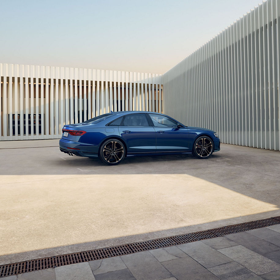 Audi S8