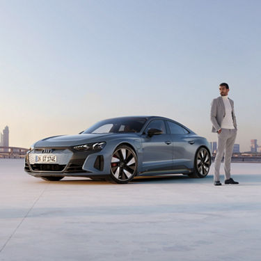 Audi e-tron GT side view