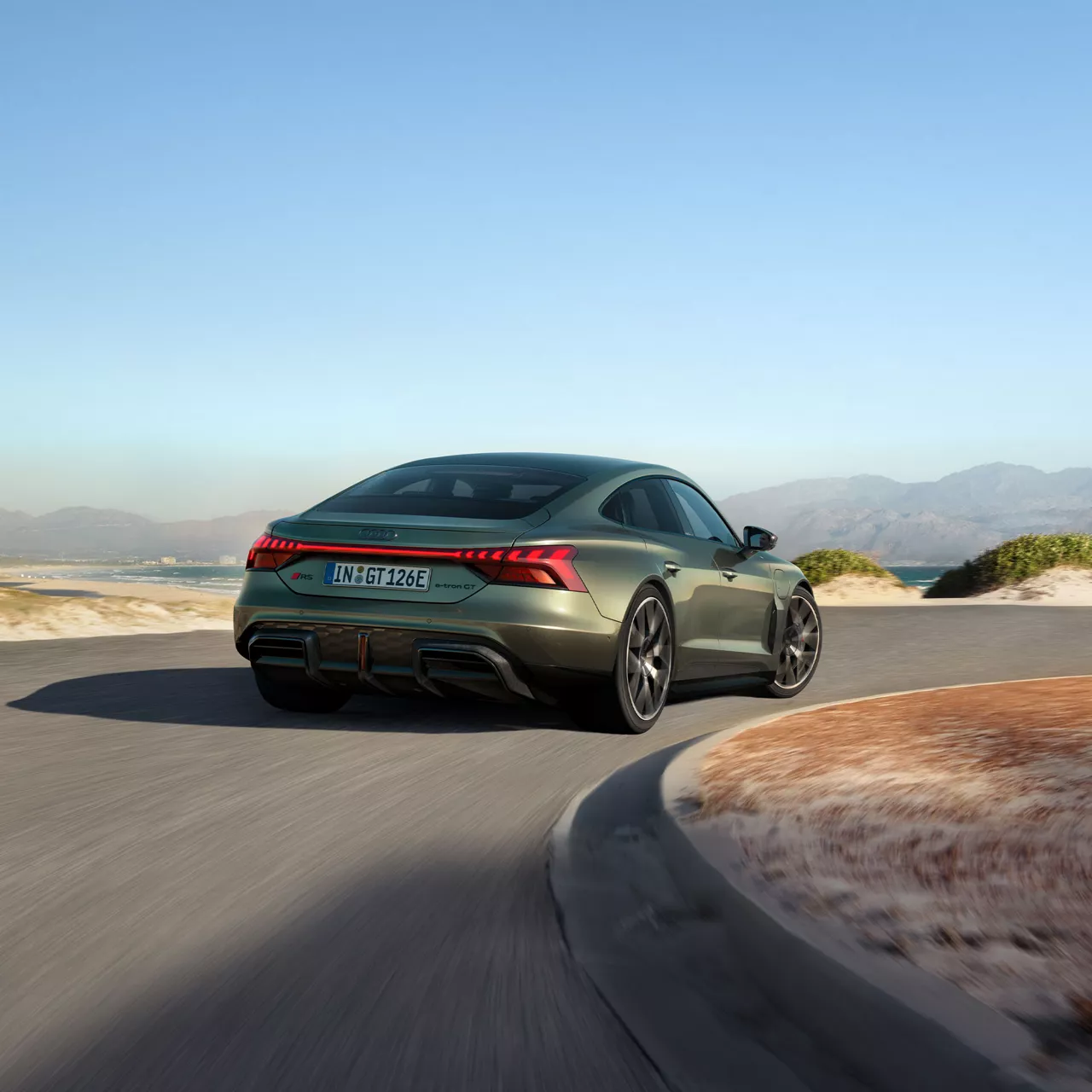 Audi RS e-tron GT performance dynamisch von hinten