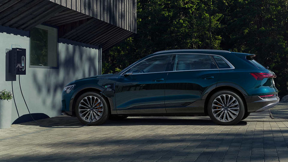 Audi e-tron laden