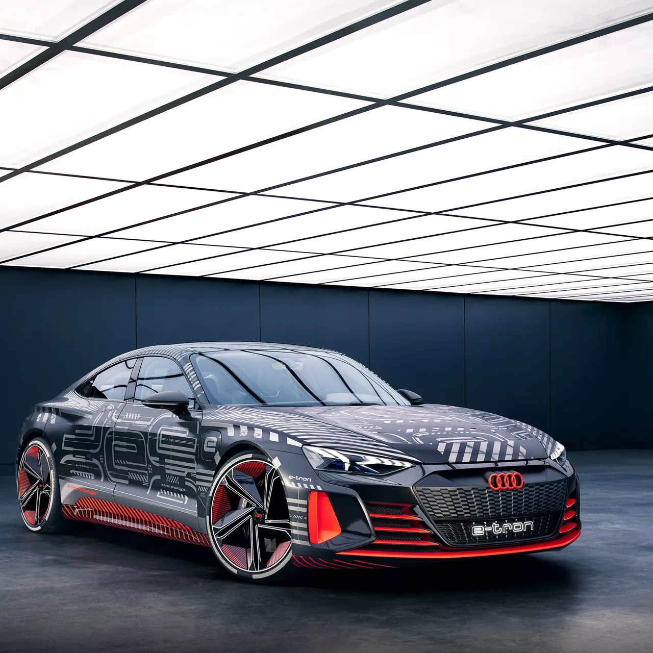 Front and side view Audi e-tron GT concept