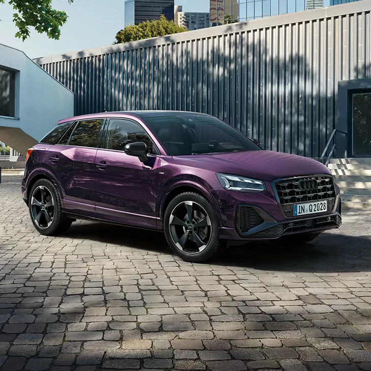 Side front view Audi Q2