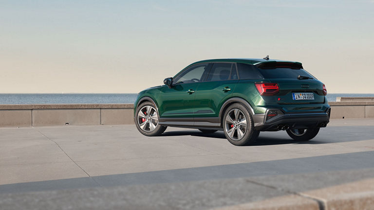 Seitliche Heckansicht Audi SQ2