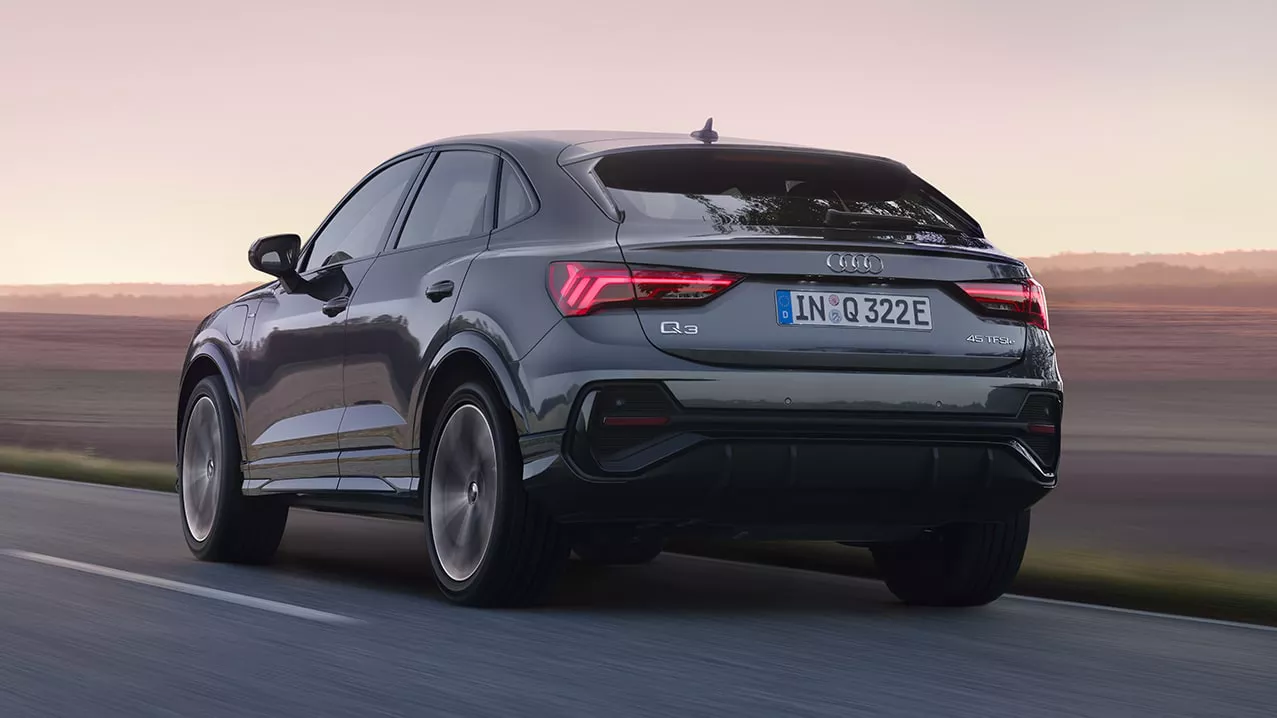Dynamic rear view Audi Q3 Sportback TFSI e