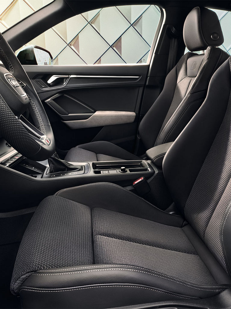 Foto de los asientos del Audi Q3 Sportback TFSIe. 
