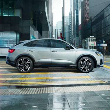 Audi Q3 Sportback side view