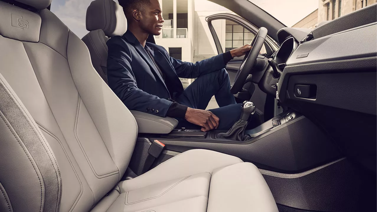 View Cockpit Audi Q3 TFSI e