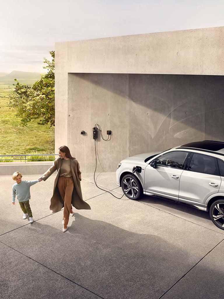  Audi Q3 TFSI e laddas hemma