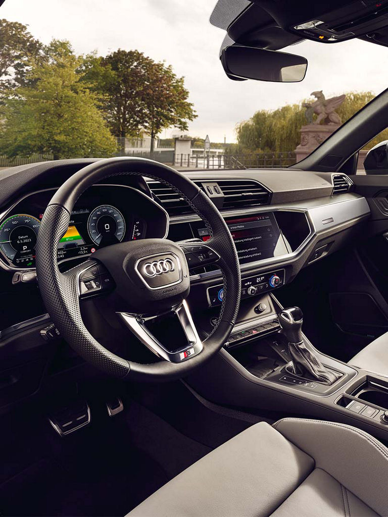 Audi Q3 TFSI e Cockpit 