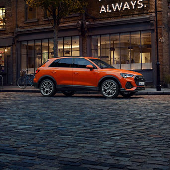 1920x1920-audi-q3-stage-desktop-my-2021-181022.jpg